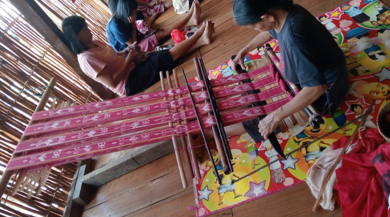 tenun ikat